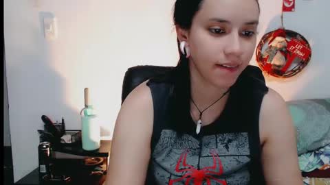 Snapshot of dani_jocelyn chatting on December 18, 2024, 10:24 pm dani y jocelyn online show from December 18, 2024, 10:24 pm