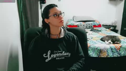 Snapshot of dani_jocelyn chatting on September 18, 2025, 6:43 pm dani y jocelyn online show from September 18, 2025, 6:43 pm