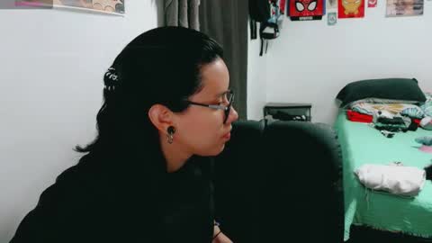 Snapshot of dani_jocelyn chatting on October 1, 2025, 7:42 pm dani y jocelyn online show from October 1, 2025, 7:42 pm