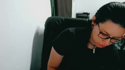 Snapshot of dani_jocelyn chatting on December 5, 2025, 8:16 pm dani y jocelyn online show from December 5, 2025, 8:16 pm