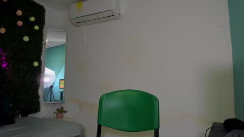 dani_lue online show from December 15, 2024, 12:17 pm