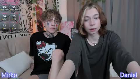 Snapshot of dani_mur chatting on November 3, 2025, 7:15 pm Daniel online show from November 3, 2025, 7:15 pm