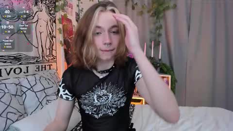 Snapshot of dani_mur chatting on November 9, 2025, 8:07 pm Daniel online show from November 9, 2025, 8:07 pm