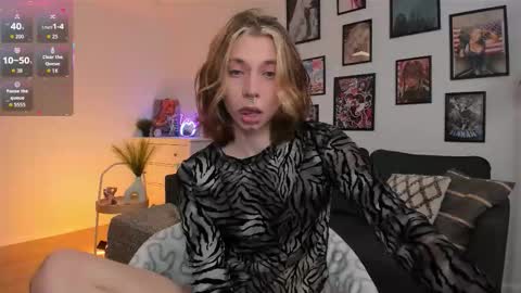 Snapshot of dani_mur chatting on November 30, 2025, 8:02 pm Daniel online show from November 30, 2025, 8:02 pm