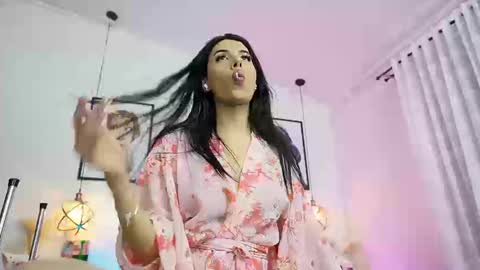 Snapshot of dani_parkerr chatting on September 23, 2025, 3:59 pm online show from September 23, 2025, 3:59 pm