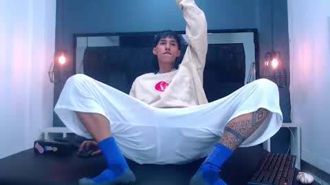 Daniel Delux  online show from October 19, 2025, 3:07 am