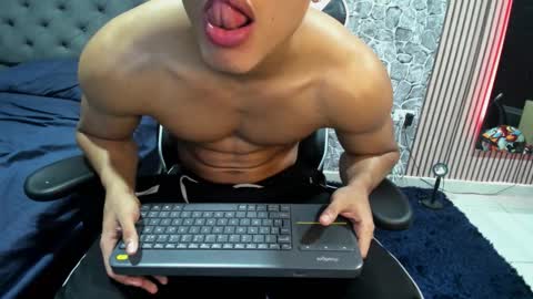 Snapshot of daniel_leconte chatting on November 21, 2025, 7:18 am daniel_leconte online show from November 21, 2025, 7:18 am