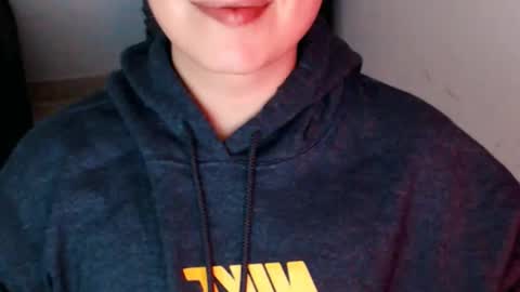 Snapshot of daniel_ruis16 chatting on December 23, 2024, 2:39 pm daniel_ruis16 online show from December 23, 2024, 2:39 pm