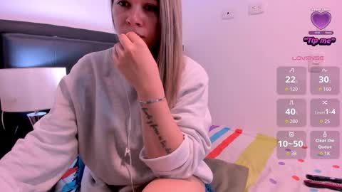 Snapshot of daniela_beauty chatting on November 25, 2025, 11:54 am daniela online show from November 25, 2025, 11:54 am