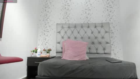 daniela_extasis online show from November 14, 2025, 8:40 pm