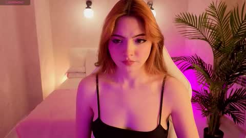 Snapshot of daniela_saules chatting on November 16, 2025, 9:04 am Daniela online show from November 16, 2025, 9:04 am