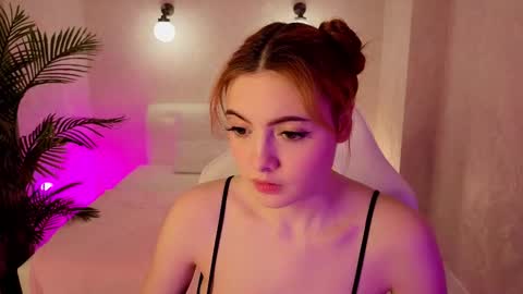 Snapshot of daniela_saules chatting on November 20, 2025, 1:22 pm Daniela online show from November 20, 2025, 1:22 pm