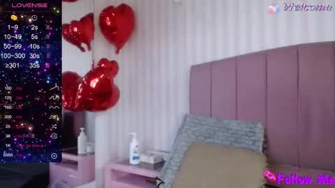 Snapshot of danielaa_a chatting on February 19, 2025, 7:48 pm Daniela online show from February 19, 2025, 7:48 pm