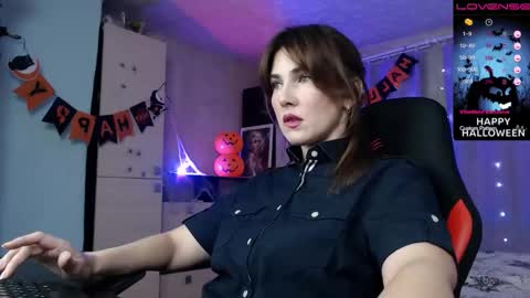 Daniela Cooper online show from November 2, 2025, 4:53 pm