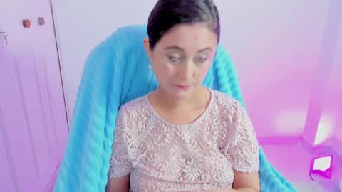 Snapshot of danielahot2 chatting on November 19, 2025, 5:51 am Daniela online show from November 19, 2025, 5:51 am