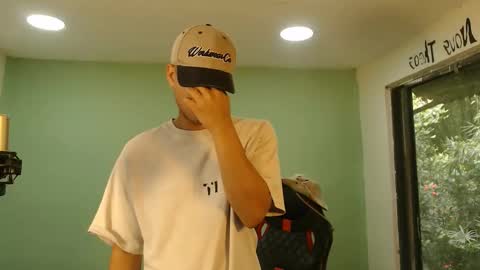 danielitopapii online show from December 5, 2025, 2:14 pm