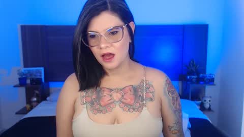 daniellerain online show from February 9, 2025, 7:41 pm