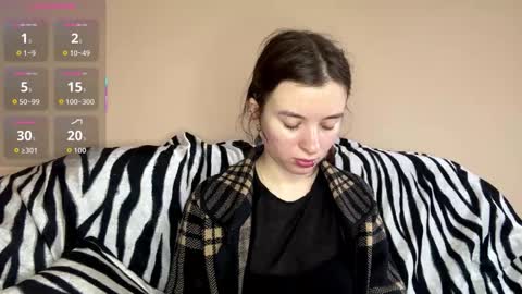 Snapshot of daniellevaulet chatting on December 1, 2025, 7:24 am Mia online show from December 1, 2025, 7:24 am