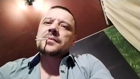 Snapshot of danielocool chatting on February 28, 2025, 6:20 pm DanieloCool online show from February 28, 2025, 6:20 pm