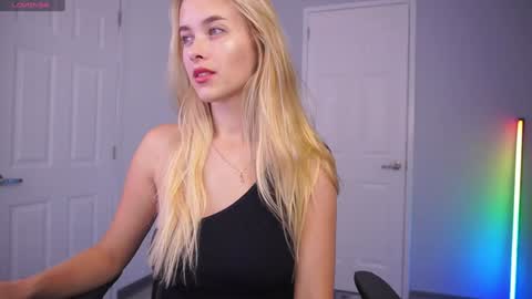 Snapshot of danikadillan chatting on December 24, 2024, 2:21 am Hi my name is Anna. Please say hello I like to chat with you. If u have request use Tip option .Thank you online show from December 24, 2024, 2:21 am