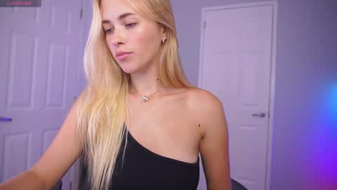 Snapshot of danikadillan chatting on January 17, 2025, 1:47 am Hi my name is Anna. Please say hello I like to chat with you. If u have request use Tip option .Thank you online show from January 17, 2025, 1:47 am