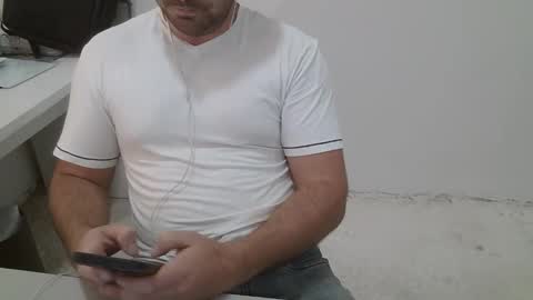 Dani Oli online show from November 11, 2025, 10:32 pm