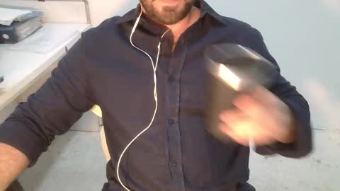 Dani Oli online show from December 17, 2025, 11:00 pm