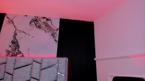 Snapshot of daniphoenixx chatting on November 4, 2025, 7:35 pm Dani Phonenix online show from November 4, 2025, 7:35 pm