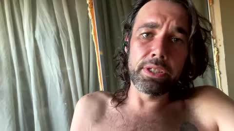 ZyRaMaxx online show from February 6, 2025, 12:37 pm