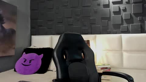 Snapshot of dann_saenz chatting on February 12, 2025, 9:22 pm Dann saenz online show from February 12, 2025, 9:22 pm