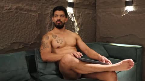 Snapshot of dann_saenz chatting on February 28, 2025, 11:12 pm Dann saenz online show from February 28, 2025, 11:12 pm