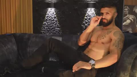 Snapshot of dann_saenz chatting on October 26, 2025, 4:02 pm Dann saenz online show from October 26, 2025, 4:02 pm