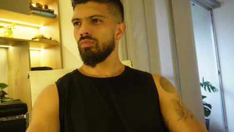 Snapshot of dann_saenz chatting on November 11, 2025, 11:43 am Dann saenz online show from November 11, 2025, 11:43 am