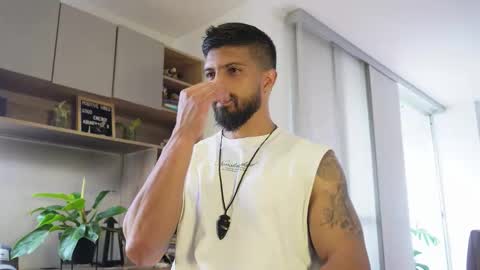 Snapshot of dann_saenz chatting on November 14, 2025, 2:27 pm Dann saenz online show from November 14, 2025, 2:27 pm