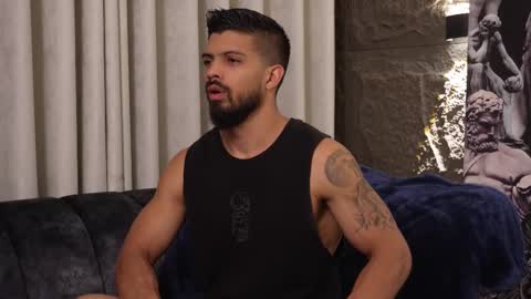 Snapshot of dann_saenz chatting on November 16, 2025, 10:10 am Dann saenz online show from November 16, 2025, 10:10 am