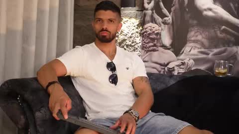 Snapshot of dann_saenz chatting on November 21, 2025, 4:16 pm Dann saenz online show from November 21, 2025, 4:16 pm