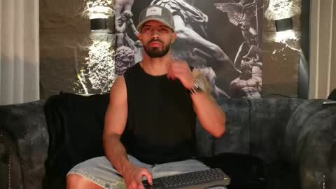 Snapshot of dann_saenz chatting on December 2, 2025, 2:12 pm Dann saenz online show from December 2, 2025, 2:12 pm