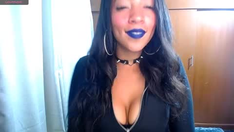 Snapshot of danna__ross chatting on December 31, 2024, 12:32 am Danna Ross online show from December 31, 2024, 12:32 am