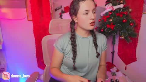 Danna Lovs online show from November 21, 2025, 5:33 pm