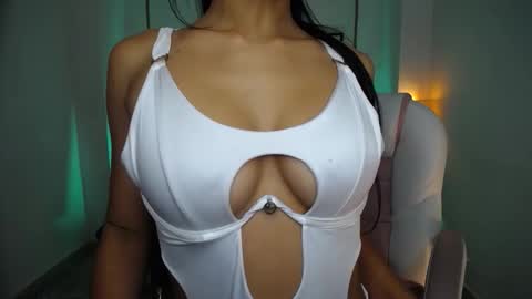 Snapshot of danna_rouse_ chatting on October 1, 2025, 9:43 pm Danna online show from October 1, 2025, 9:43 pm