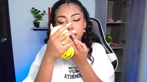 Danna online show from November 20, 2025, 10:48 am