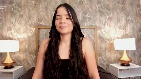 Snapshot of dannabelucci chatting on December 1, 2025, 12:21 pm online show from December 1, 2025, 12:21 pm