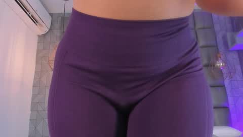 Snapshot of dannavelvet chatting on November 25, 2025, 12:27 pm Danna online show from November 25, 2025, 12:27 pm