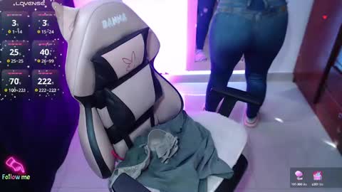 Snapshot of danniela_james chatting on February 13, 2025, 1:37 pm danna online show from February 13, 2025, 1:37 pm