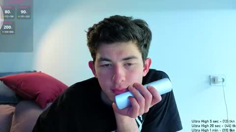 Snapshot of danny__magic chatting on October 16, 2025, 7:15 pm danny__magic online show from October 16, 2025, 7:15 pm