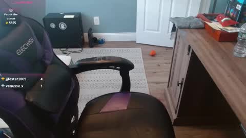 Snapshot of dannyboyx69 chatting on January 20, 2025, 6:32 pm dannyboyx69 online show from January 20, 2025, 6:32 pm