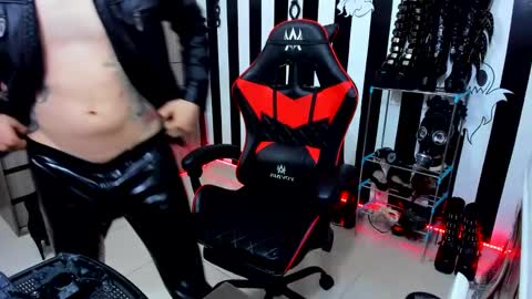 Snapshot of dante_infernos chatting on January 20, 2025, 12:18 pm Dante online show from January 20, 2025, 12:18 pm