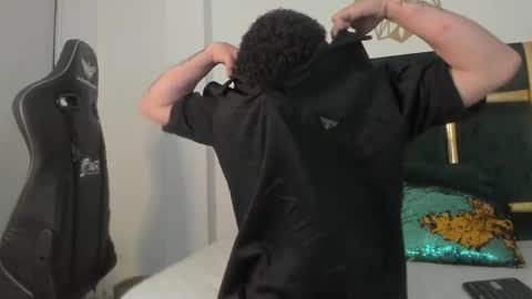 dao_hollow online show from November 20, 2025, 9:14 pm