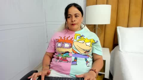 Snapshot of daphne81_ chatting on February 5, 2025, 8:21 am Daphne online show from February 5, 2025, 8:21 am