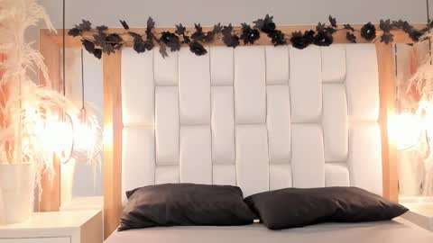 Snapshot of daphne_and_roger chatting on November 29, 2025, 10:51 am daphne_and_roger online show from November 29, 2025, 10:51 am